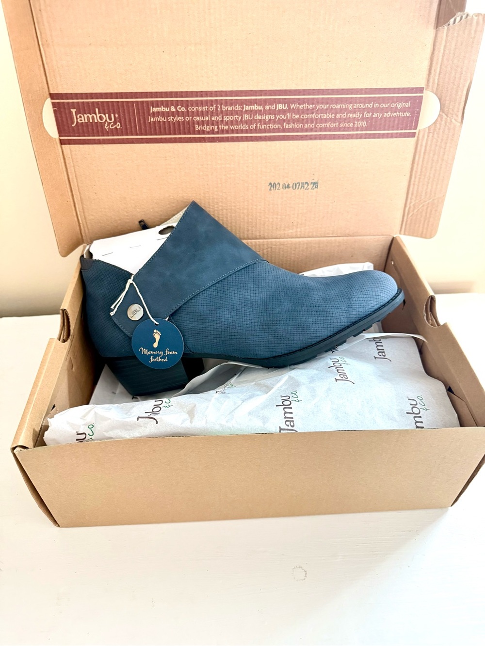 NIB Jambu “Denim” Ankle Boots